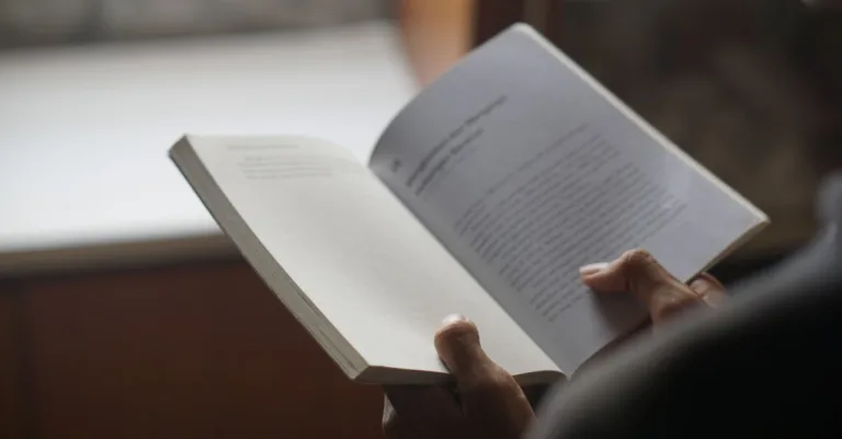 améliorez votre compréhension de lecture grâce à des exercices adaptés à tous les niveaux, pour mieux comprendre et analyser vos textes.