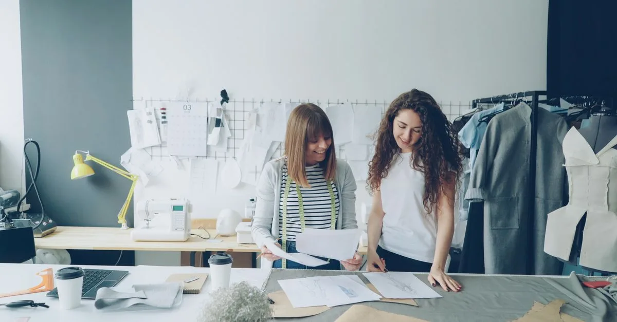 découvrez les avantages du design thinking : une approche centrée sur l’utilisateur pour stimuler l’innovation, résoudre efficacement les problèmes et améliorer la collaboration en équipe.