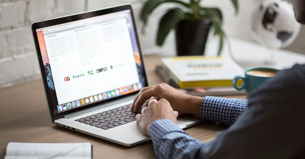 accédez facilement à votre messagerie académique pour consulter vos emails professionnels, recevoir des notifications importantes et gérer vos communications universitaires.