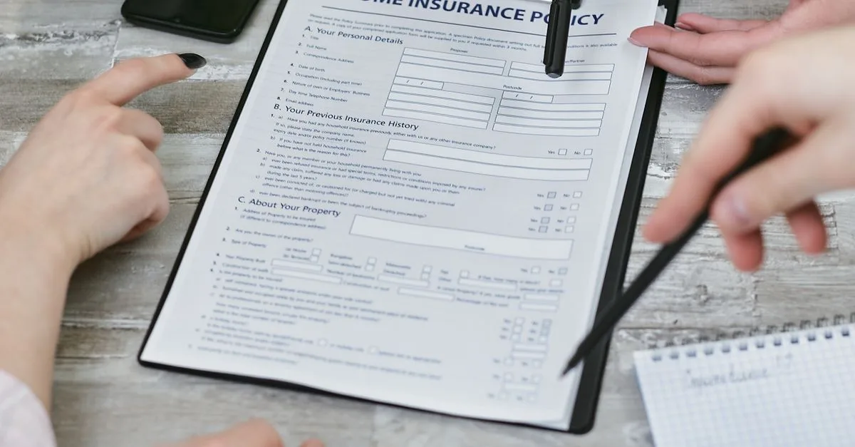 assurez la protection de votre entreprise avec une assurance commerciale adaptée à vos besoins. couverture complète contre les risques professionnels et tranquillité d'esprit garantie.