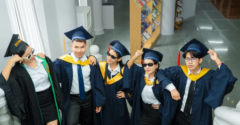 découvrez le classement 2026 des meilleures écoles de commerce pour choisir la formation qui propulsera votre carrière.