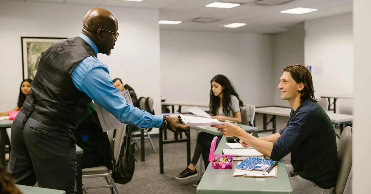 description détaillée et consignes pour un devoir de classe à réaliser.