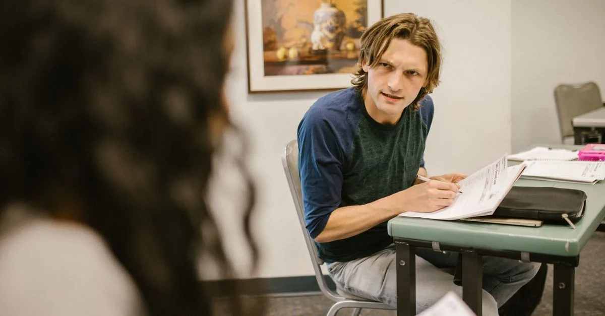 découvrez comment gérer et organiser efficacement vos devoirs de classe grâce à nos conseils pratiques et méthodes d'apprentissage adaptées.
