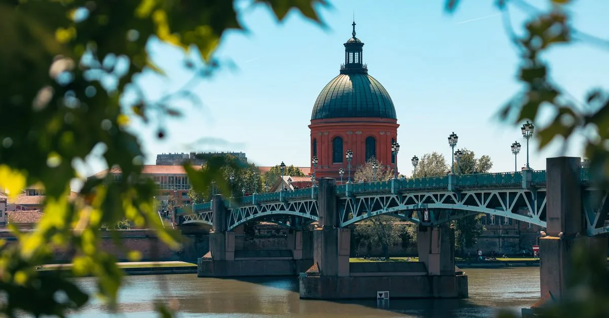 accédez à l'ent toulouse jean jaurès, la plateforme numérique dédiée aux étudiants et personnels pour gérer leurs cours, ressources et communications.