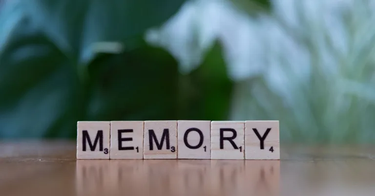 découvrez des techniques efficaces pour améliorer votre mémoire et booster votre concentration au quotidien.