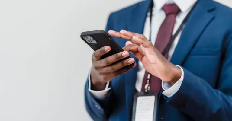 découvrez les solutions de messagerie professionnelle pour optimiser la communication de votre entreprise, améliorer la collaboration et garantir la sécurité des échanges.