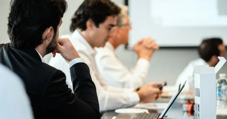 découvrez nos services professionnels de haute qualité, adaptés à vos besoins spécifiques pour garantir votre succès et satisfaction.