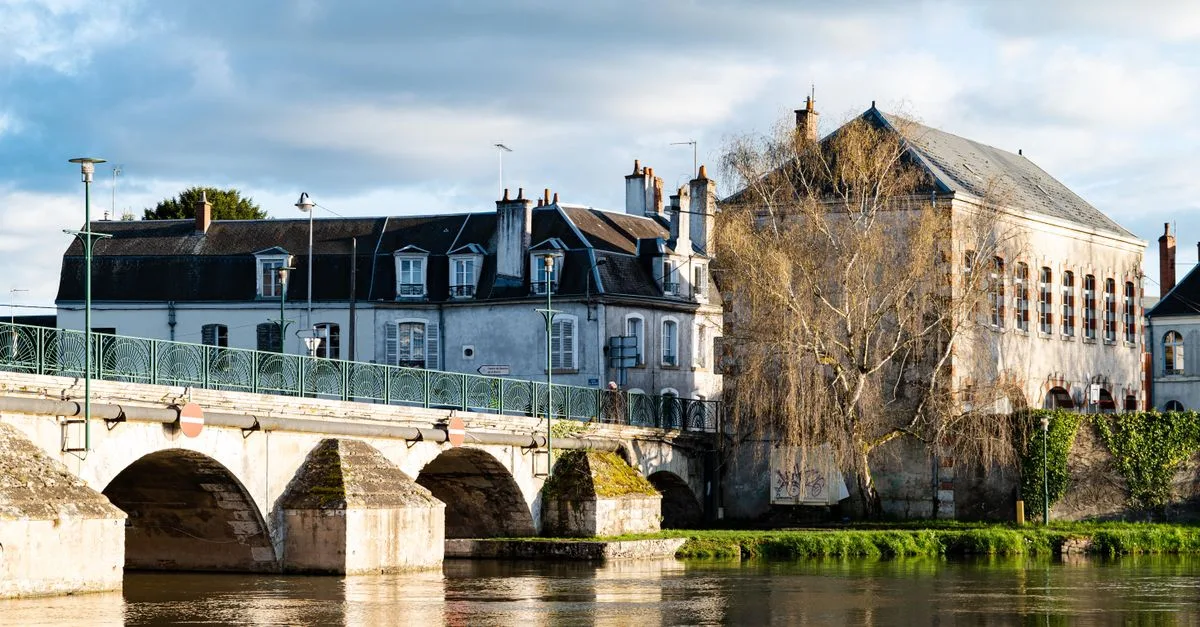 contactez la dsden du loiret pour toutes vos démarches administratives et informations éducatives dans le département.