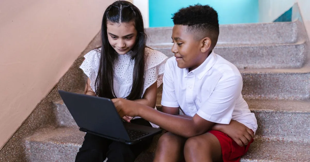 accédez facilement au portail scolaire pour consulter vos informations académiques, notes, emplois du temps et ressources pédagogiques.