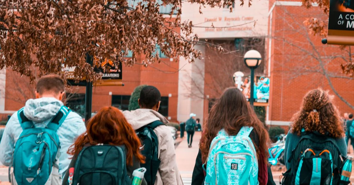 découvrez les informations essentielles sur l'inscription au collège, les démarches à suivre et les conseils pour réussir votre admission.